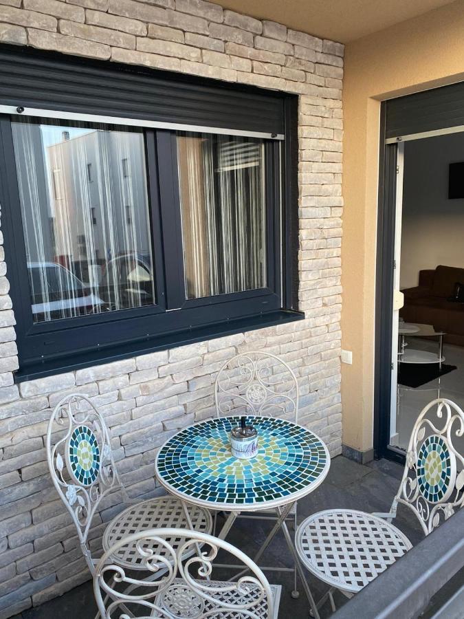 Appartement Apartman K&D à Zadar Extérieur photo