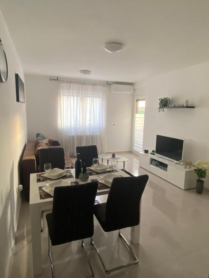 Appartement Apartman K&D à Zadar Extérieur photo